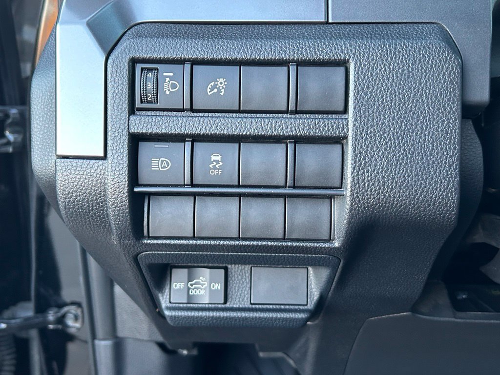 Used 2025 Toyota Tacoma SR5 AWD/4WD image 14