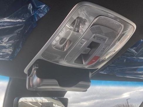 New 2025 Genesis GV60 Advanced image 21