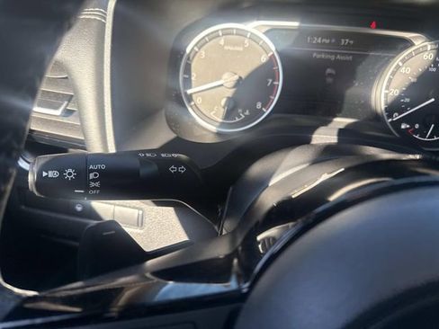 Used 2023 Nissan Rogue SV w/ SV Premium Package image 33