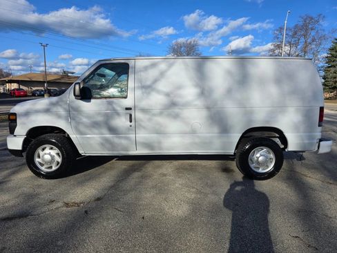 Used 2011 Ford E-250 and Econoline 250 w/ PWR Group image 5