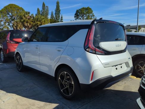 Certified 2023 Kia Soul EX image 7