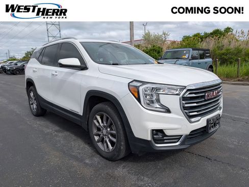 Used 2023 GMC Terrain SLT AWD/4WD image 1