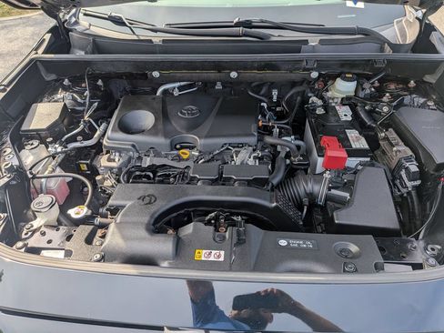 Used 2020 Toyota RAV4 XLE w/ All Weather Liner Package AWD/4WD image 35