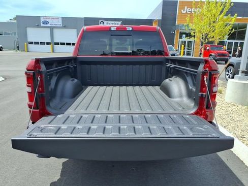 New 2026 RAM 1500 4x4 Crew Cab image 7