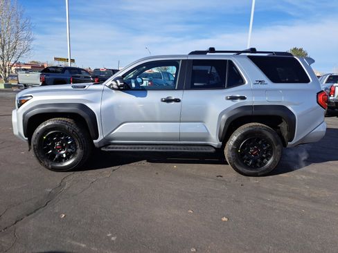 New 2025 Toyota 4Runner 4WD image 6