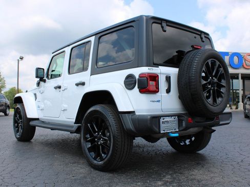 Used 2023 Jeep Wrangler Unlimited Sahara w/ Cold Weather Group AWD/4WD image 12