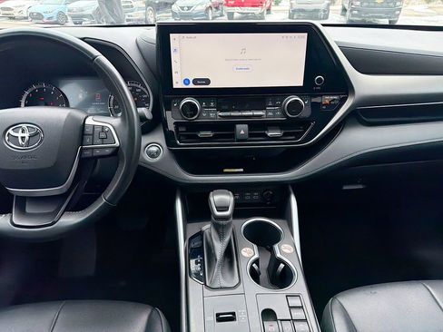 Used 2023 Toyota Highlander XLE image 21