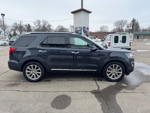 Used 2017 Ford Explorer Limited w/ Equipment Group 301A image 5