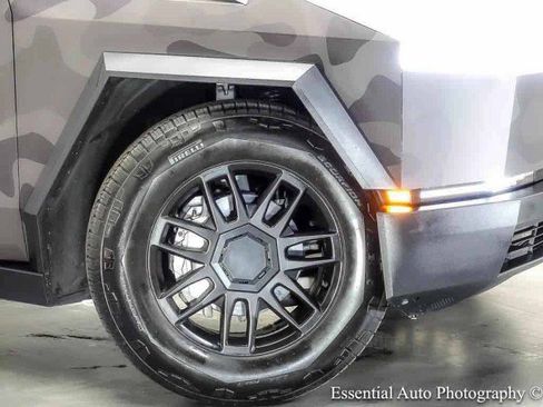 Used 2024 Tesla Cybertruck Cyberbeast AWD/4WD image 4