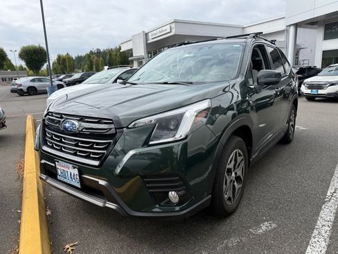 Used 2023 Subaru Forester Premium AWD/4WD image 1