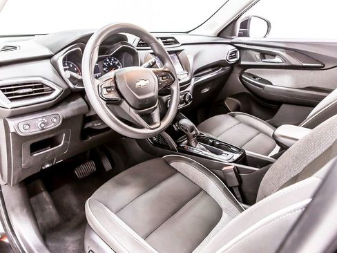 Used 2022 Chevrolet TrailBlazer LT w/ Driver Confidence Package FWD image 26