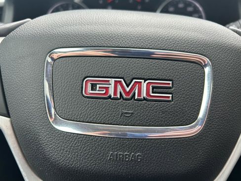 Used 2018 GMC Acadia SLT w/ LPO, Floor Liner Package FWD image 22