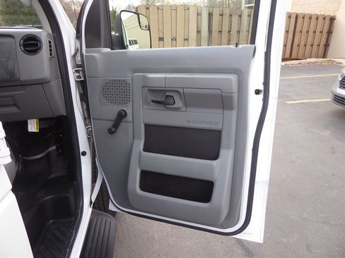 Used 2012 Ford E-350 and Econoline 350 XL image 15