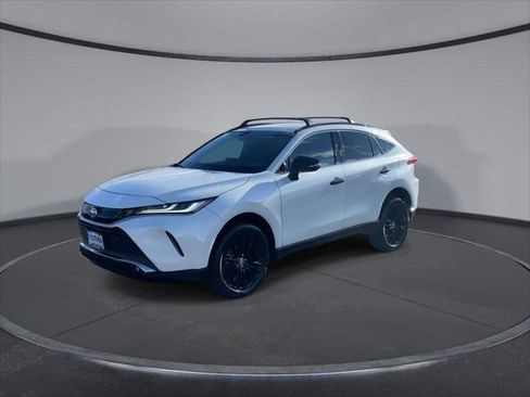 Certified 2023 Toyota Venza Nightshade image 4