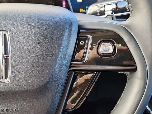 New 2025 Lincoln Corsair Reserve w/ Equipment Group 202A image 18