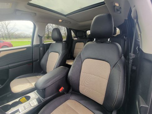 Used 2022 Ford Escape Titanium w/ Titanium Elite Package image 10