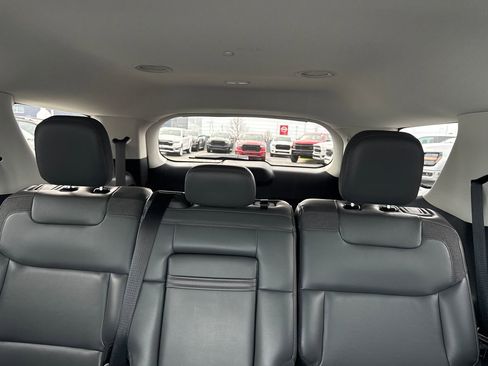 Used 2025 Ford Explorer Active w/ Active Comfort Package AWD/4WD image 24