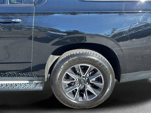 Used 2022 Chevrolet Suburban Z71 w/ Z71 Off-Road Package image 35