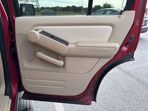 Used 2006 Ford Explorer XLT AWD/4WD image 17