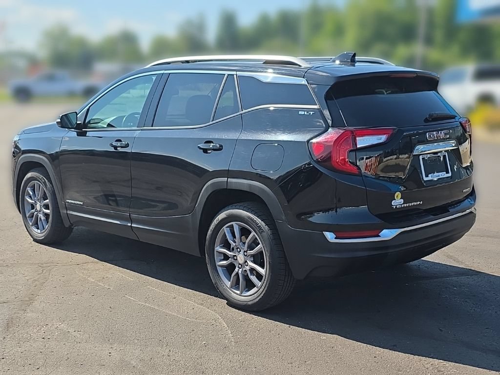 Used 2024 GMC Terrain SLT AWD/4WD image 10