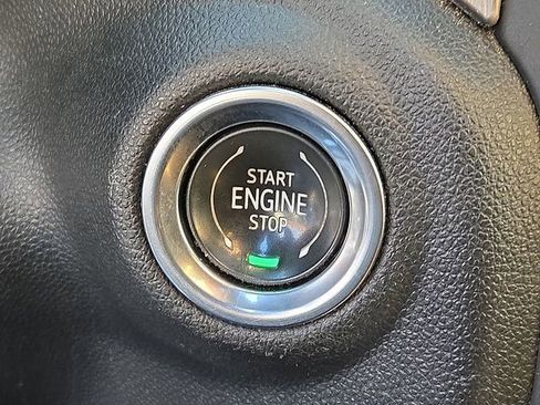 Used 2021 GMC Sierra 2500 Denali w/ Denali Black Diamond Edition image 27