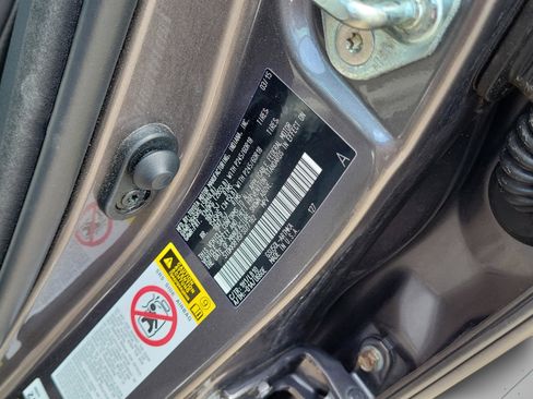 Used 2015 Toyota Highlander XLE FWD image 32