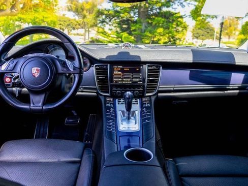 Used 2014 Porsche Panamera S image 49