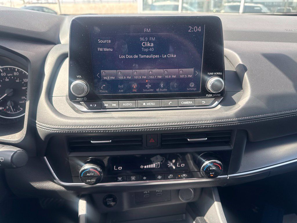Used 2024 Nissan Rogue SV FWD image 19