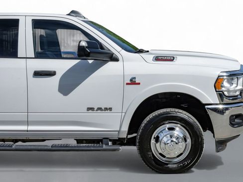 Used 2022 RAM 3500 Tradesman w/ Chrome Appearance Group image 7