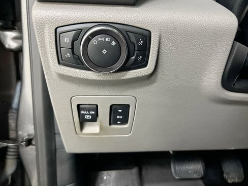 Used 2017 Ford F150 XLT w/ Equipment Group 302A Luxury AWD/4WD image 18