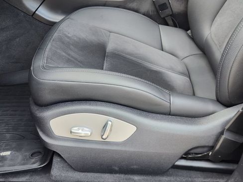 Used 2021 Porsche Macan AWD/4WD image 23