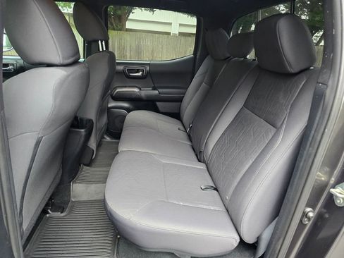 Used 2017 Toyota Tacoma SR5 image 23