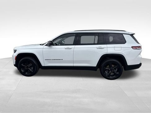 Used 2023 Jeep Grand Cherokee L Laredo AWD/4WD image 4