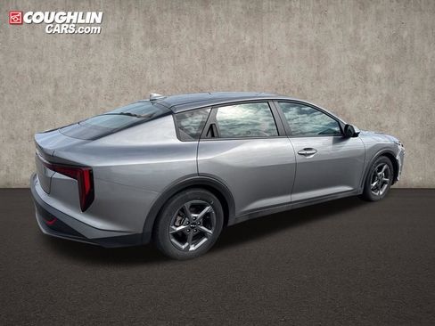 Used 2025 Kia K4 FWD image 3