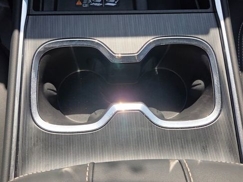 Used 2024 GMC Acadia Elevation w/ Luxury Package image 12