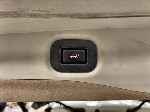 Used 2017 Nissan Rogue SV AWD/4WD image 27