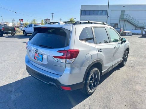 Used 2022 Subaru Forester Premium AWD/4WD image 5