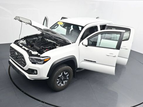 Used 2023 Toyota Tacoma TRD Off-Road AWD/4WD image 40