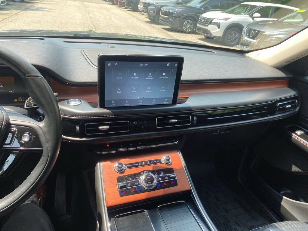 Used 2021 Lincoln Aviator Reserve w/ Equipment Group 201A AWD/4WD image 15