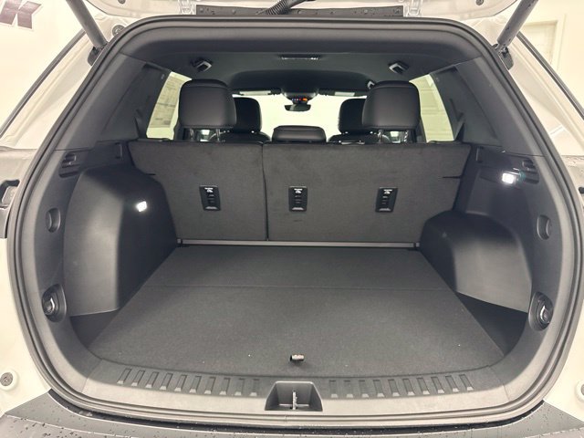 New 2027 Chevrolet Equinox LT w/ Convenience Package II FWD image 28