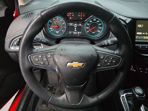 Used 2018 Chevrolet Cruze Premier image 30