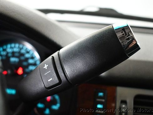 Used 2013 Chevrolet Avalanche LTZ image 40