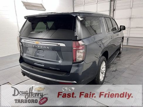 Used 2021 Chevrolet Suburban Premier w/ Premium Package image 10