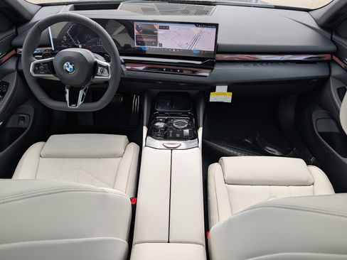 New 2026 BMW 540i xDrive w/ Executive Package AWD/4WD image 8