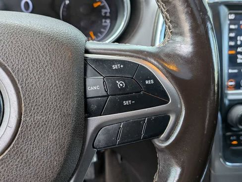 Used 2018 Jeep Grand Cherokee Overland AWD/4WD image 32