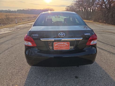 Used 2010 Toyota Yaris Sedan image 6