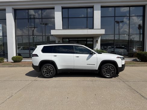 New 2026 Jeep Cherokee Laredo AWD/4WD image 3