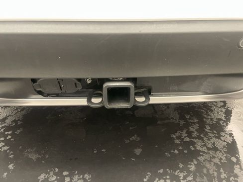 Used 2022 Ford Explorer XLT w/ Equipment Group 202A image 32