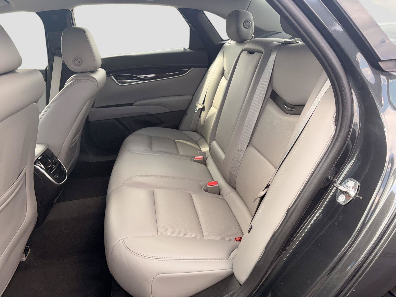 Used 2016 Cadillac XTS Luxury FWD image 12