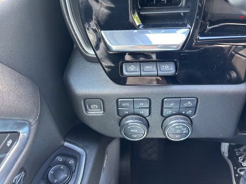 Used 2023 Chevrolet Silverado 1500 High Country w/ High Country Premium Package AWD/4WD image 20